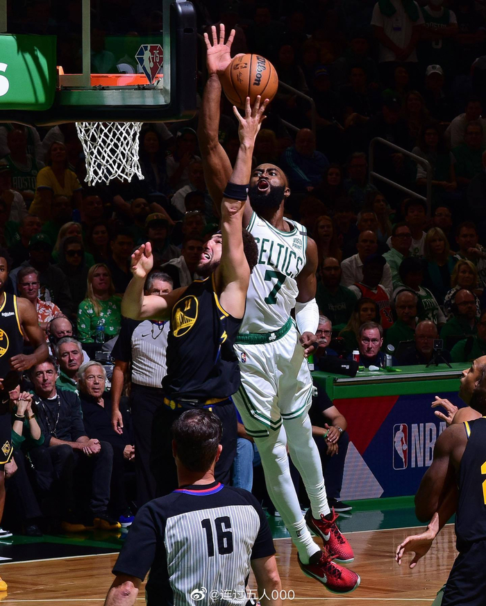 波士顿凯尔特人队